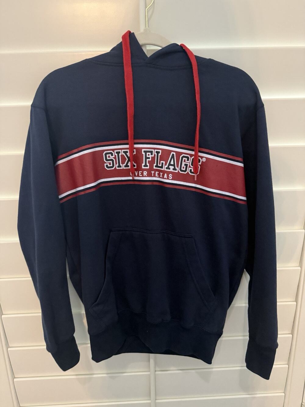 Six Flags Over Texas Hoodie Men’s Cozy Comfy Theme Park Casual Relaxed XS